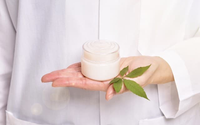 Affinity Energy and Skin Elements team up to develop algae and cannabis oil skincare range