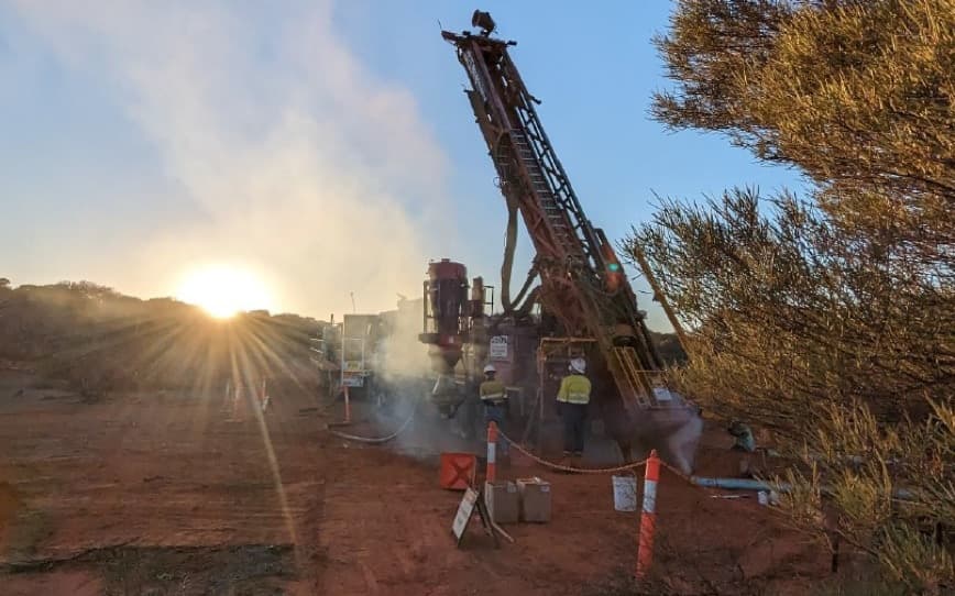 Aurumin launches ambitious drilling campaign at Sandstone gold project