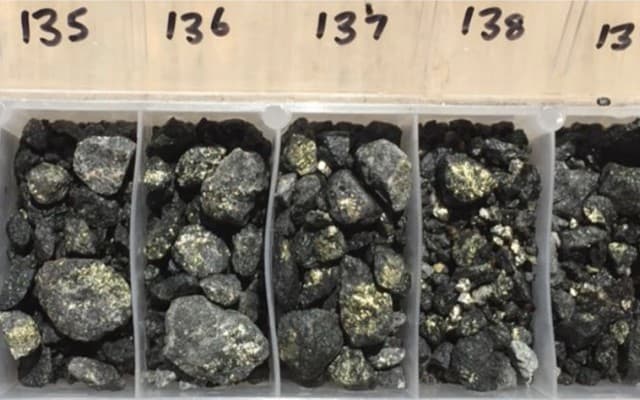 Ausmex Mining rejoices in Queensland bonanza gold strike