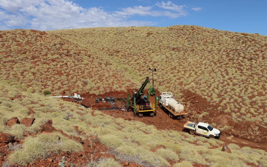 Errawarra Resources identifies large pegmatite swarm at Andover West