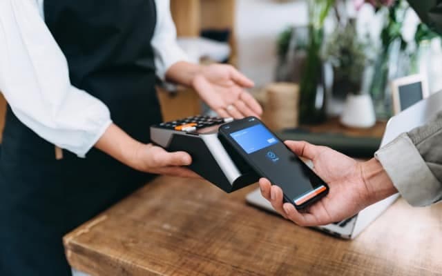 How to save yourself from the tap and go rip-off