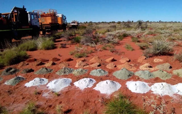Kairos Minerals intersects anomalous gold and lithium at Kangan project