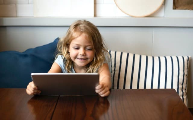 KNeoMedia reports increased uptake of KneoWorld online educational platform as schools move to home-based learning