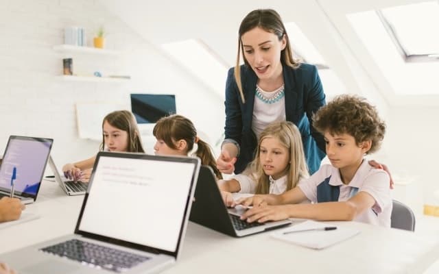 Schrole teams up with US company to increase safety in international schools