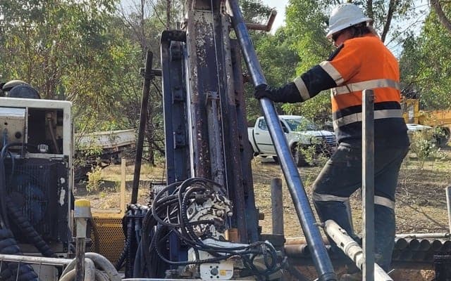 Southern Cross Gold intersects third best hole to date at Sunday Creek gold project