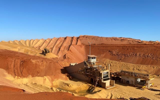 Two Australian sand racers are picking up speed