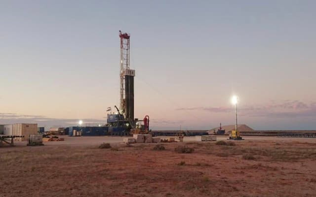 Vintage Energy and JV partners enter rig sharing deal with Strike Energy